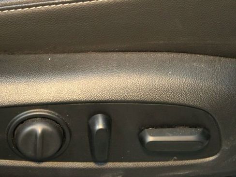 Used 2020 GMC Acadia SLT w/ GMC Pro Grade Package AWD/4WD image 12