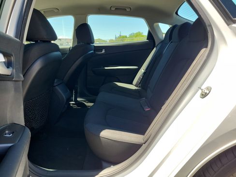 Used 2019 Kia Optima LX FWD image 8