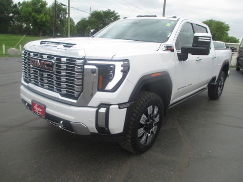 Used 2024 GMC Sierra 2500 Denali w/ Denali Reserve Package AWD/4WD image 15