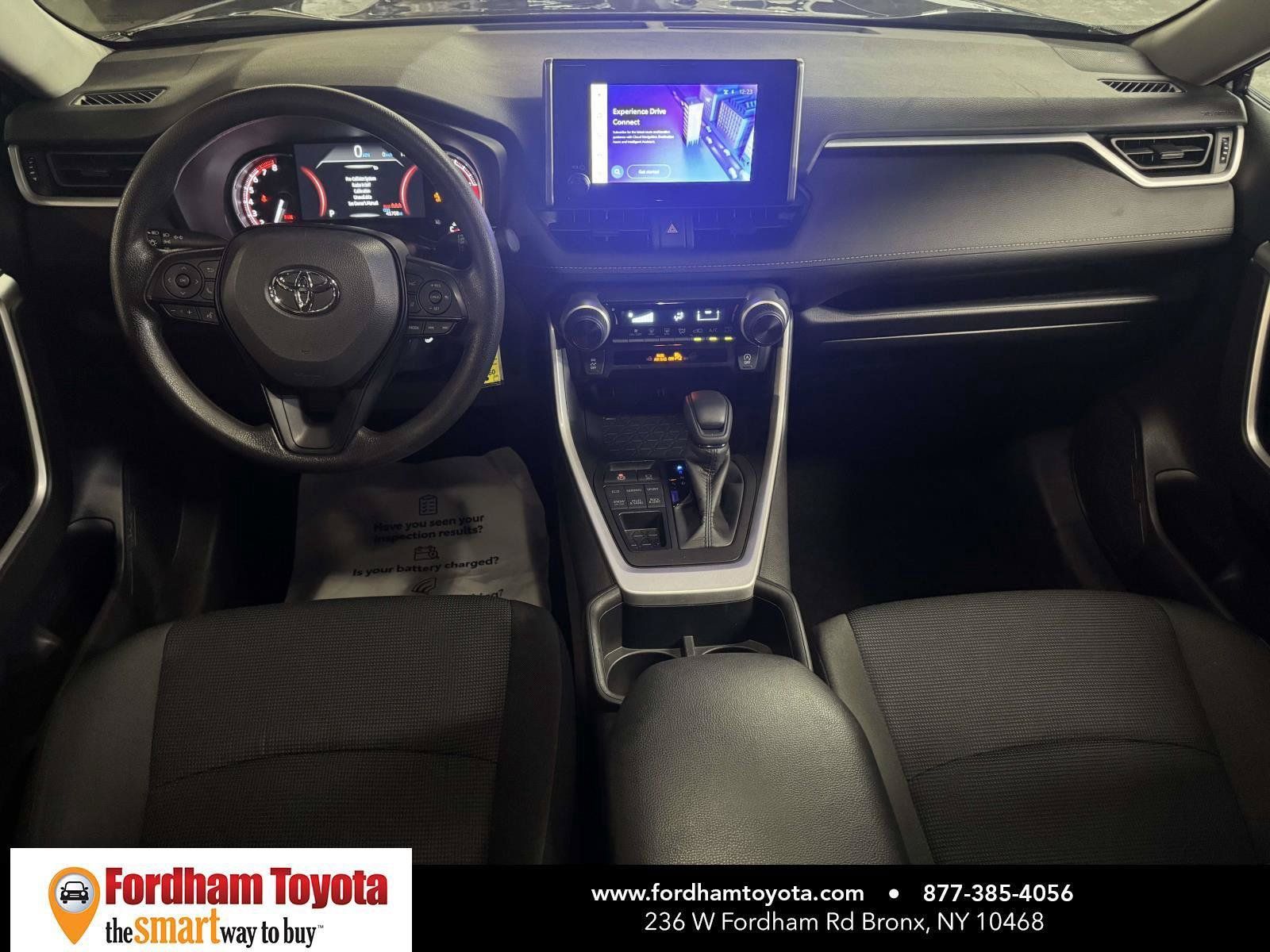 Used 2025 Toyota RAV4 LE AWD/4WD image 13