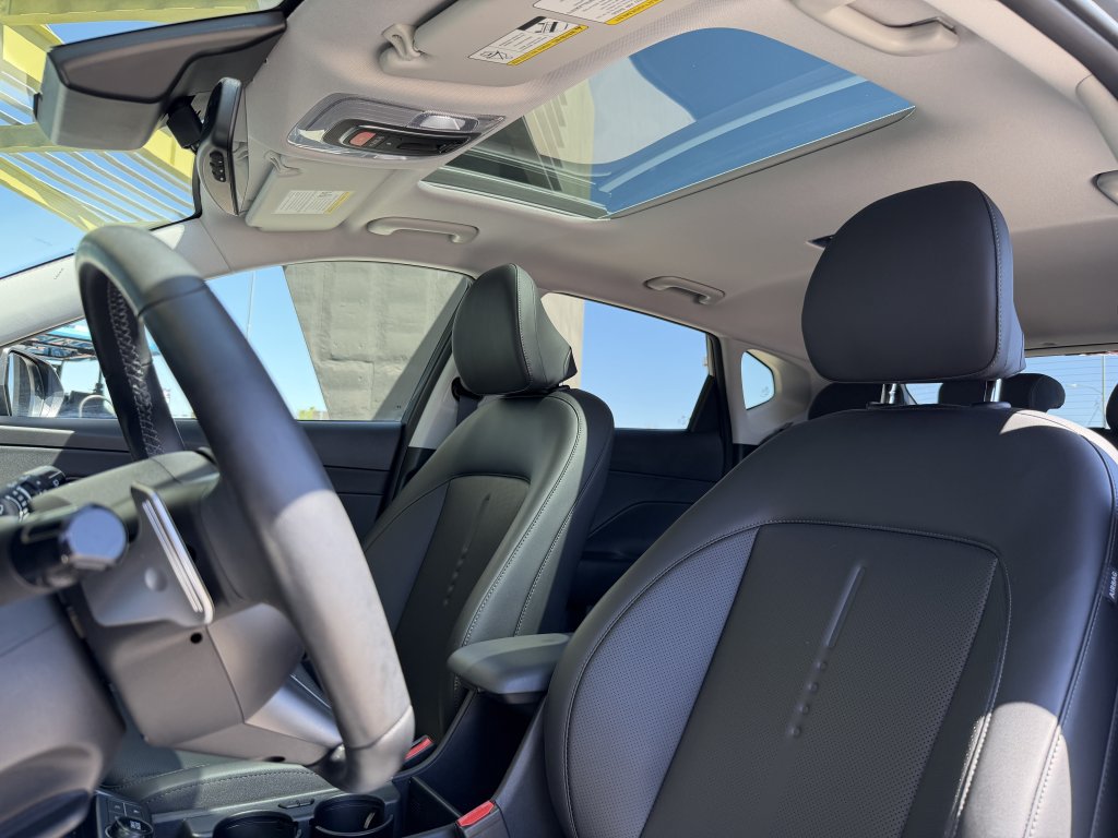 Used 2025 Hyundai Kona Limited FWD image 33