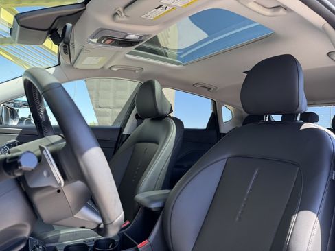 Used 2025 Hyundai Kona Limited FWD image 33