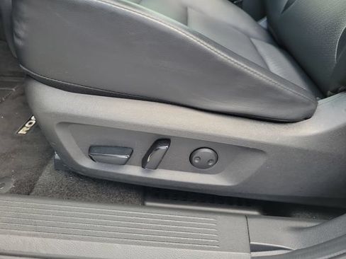 Used 2023 Nissan Rogue SV w/ SV Premium B Package FWD image 17