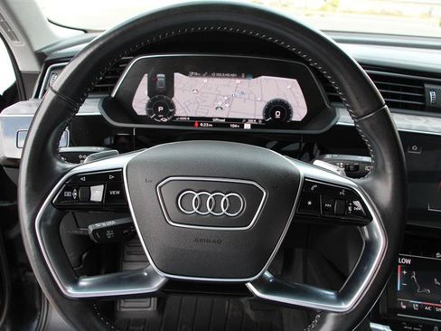 Used 2021 Audi e-tron Prestige AWD/4WD image 27