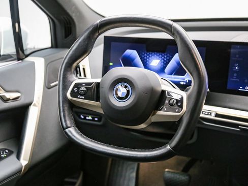Used 2024 BMW iX xDrive50 w/ Premium Package AWD/4WD image 16