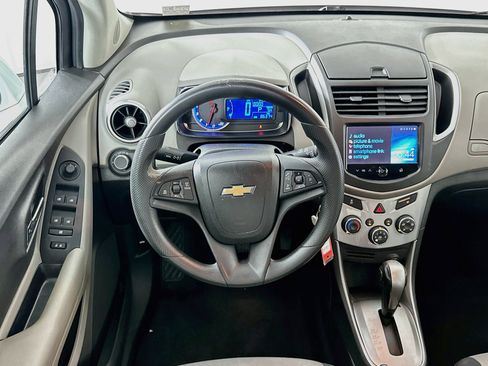 Used 2016 Chevrolet Trax LT FWD image 17