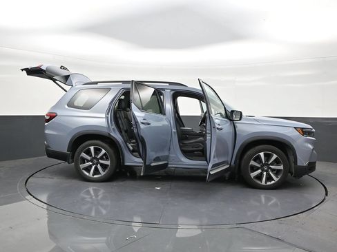Used 2024 Honda Pilot Touring image 28