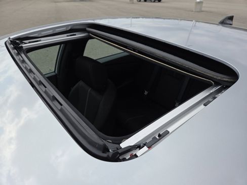 Used 2025 Honda Accord Sport image 3