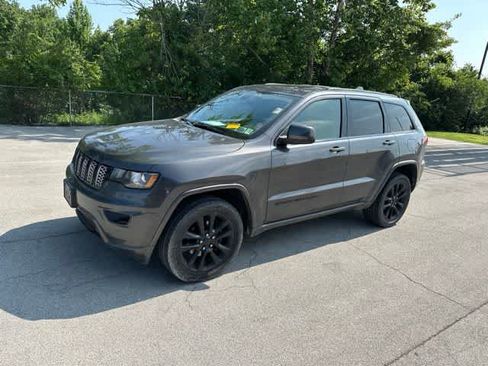 Used 2020 Jeep Grand Cherokee Altitude AWD/4WD image 14
