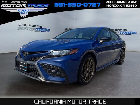 Used 2023 Toyota Camry SE image 1