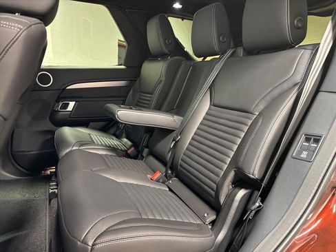 New 2026 Land Rover Discovery Limited Edition image 28