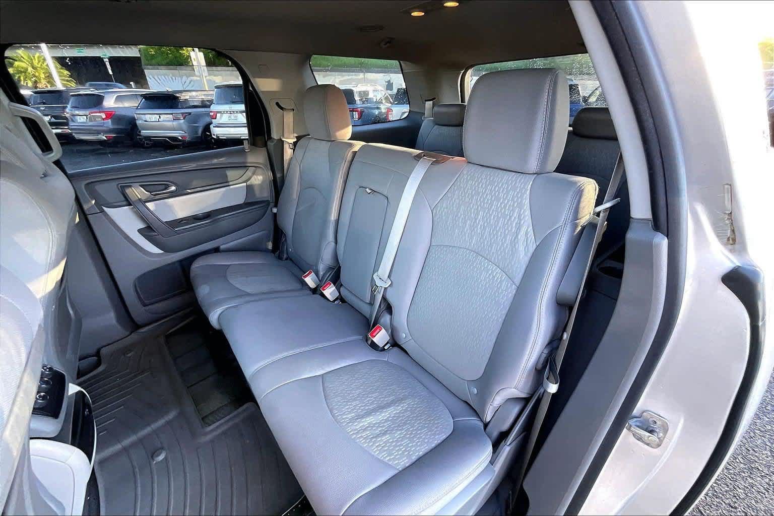 Used 2013 GMC Acadia SLE FWD image 29
