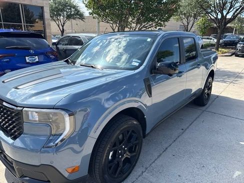 Used 2025 Ford Maverick Lariat w/ Black Appearance Package AWD/4WD image 2