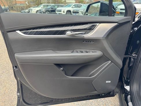 Used 2024 Cadillac XT6 Premium Luxury AWD/4WD image 12