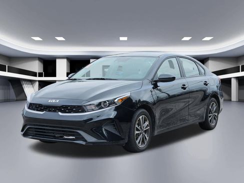 Certified 2024 Kia Forte LXS FWD image 9