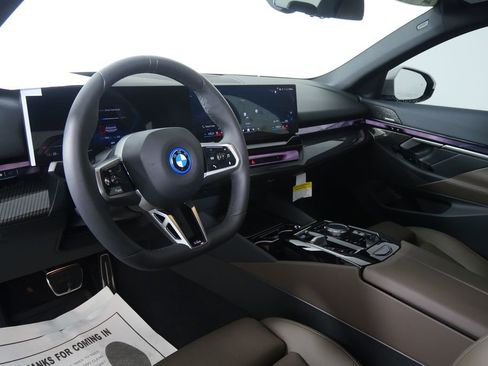 Certified 2026 BMW i5 eDrive40 w/ M Sport Package image 13