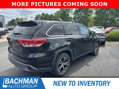 Used 2019 Toyota Highlander LE image 3