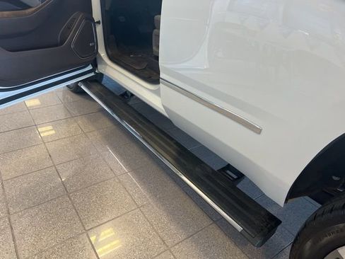 Used 2019 GMC Yukon Denali w/ Denali Ultimate Package image 19