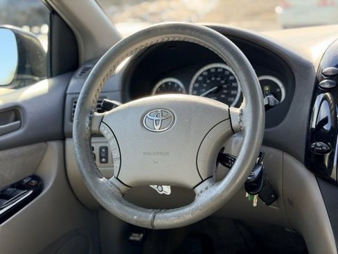Used 2005 Toyota Sienna CE image 15