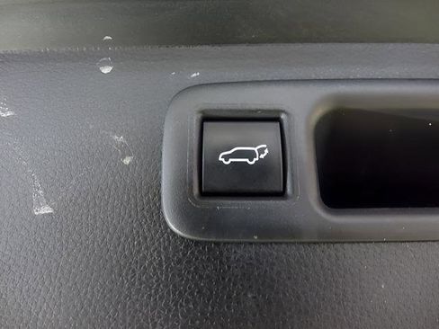 Used 2023 Toyota Highlander XLE image 26