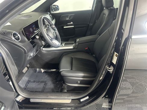 Used 2025 Mercedes-Benz GLA 250 image 9