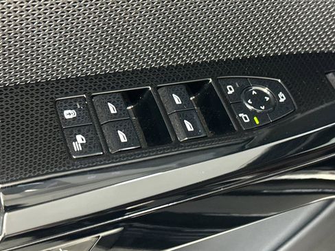 Certified 2024 BMW 740i w/ Premium Package image 13