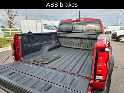 Used 2024 Chevrolet Colorado ZR2 w/ Technology Package image 33