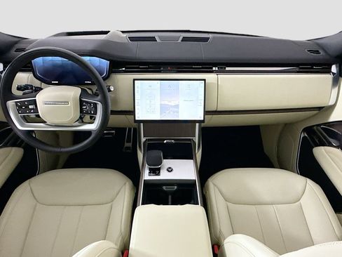 New 2026 Land Rover Range Rover Long Wheelbase SE AWD/4WD image 13