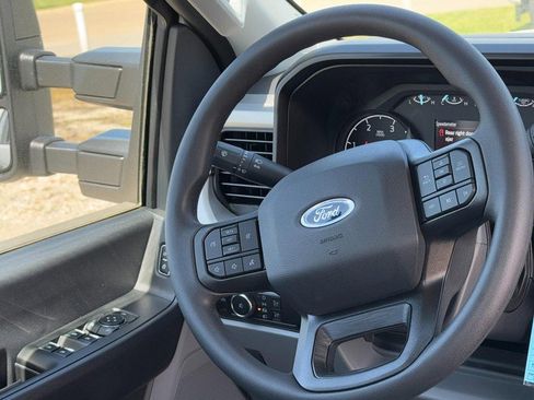 New 2026 Ford F250 4x4 SuperCab Super Duty image 7