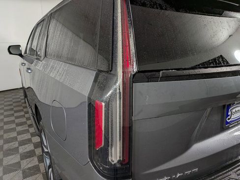 Used 2021 Cadillac Escalade ESV Sport image 12