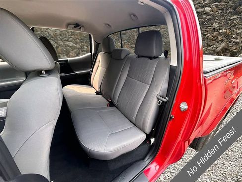 Used 2018 Toyota Tacoma SR5 AWD/4WD image 22