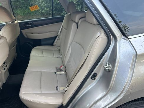 Used 2017 Subaru Outback 2.5i Limited AWD/4WD image 19