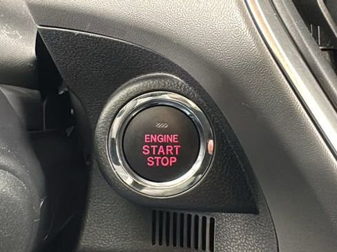 Certified 2024 Subaru Crosstrek 2.0i Premium image 27