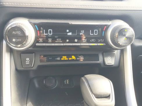 Used 2024 Toyota RAV4 XLE FWD image 26