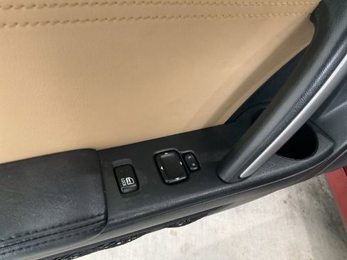 Used 2011 MAZDA MX-5 Miata Grand Touring w/ Premium Pkg image 5