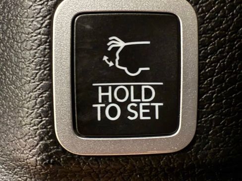 Used 2023 Jeep Grand Cherokee L Summit w/ Advanced Protech Group IV image 15