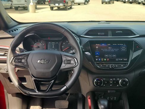 Used 2023 Chevrolet TrailBlazer RS w/ Sun and Liftgate Package AWD/4WD image 14