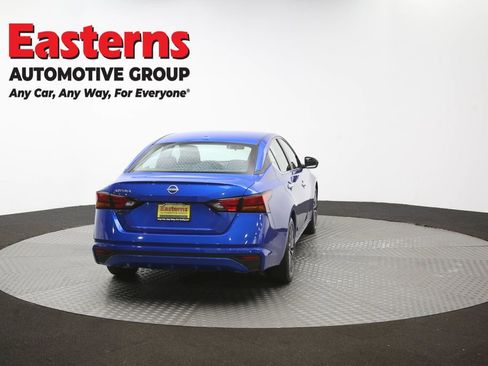Used 2025 Nissan Altima 2.5 SV FWD image 37