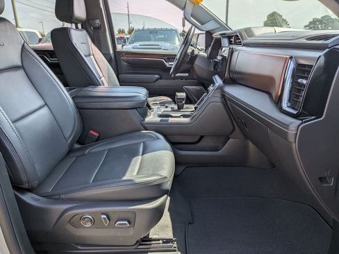 Used 2024 GMC Sierra 1500 Denali w/ Technology Package AWD/4WD image 21