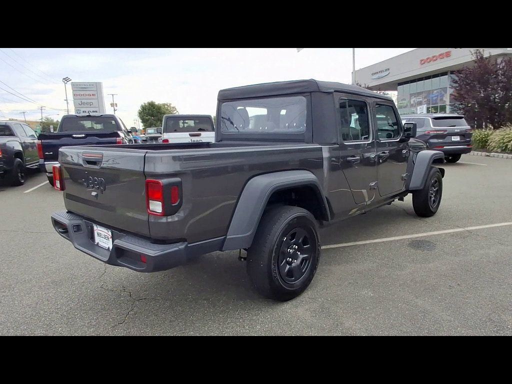 Used 2025 Jeep Gladiator Sport AWD/4WD image 8
