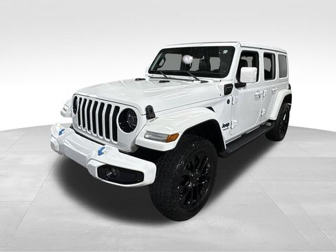 Used 2022 Jeep Wrangler Unlimited Sahara AWD/4WD image 4