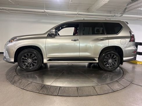Used 2023 Lexus GX 460 Luxury w/ Sport Design Package AWD/4WD image 4