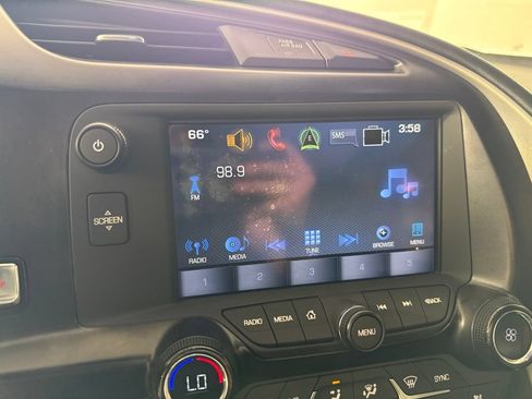 Used 2019 Chevrolet Corvette Stingray Coupe RWD image 19