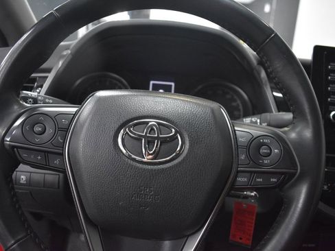 Used 2024 Toyota Camry SE image 12