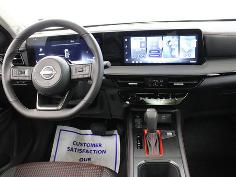 New 2026 Nissan Kicks SR w/ SR Premium Package FWD image 9