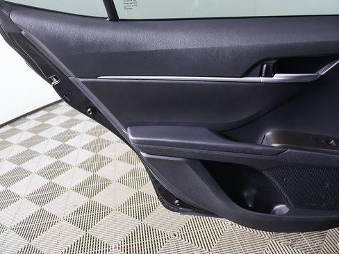 Used 2024 Toyota Camry SE image 20