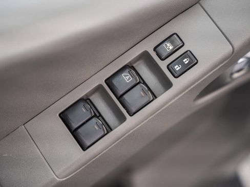 Used 2018 Nissan Frontier SV RWD image 34