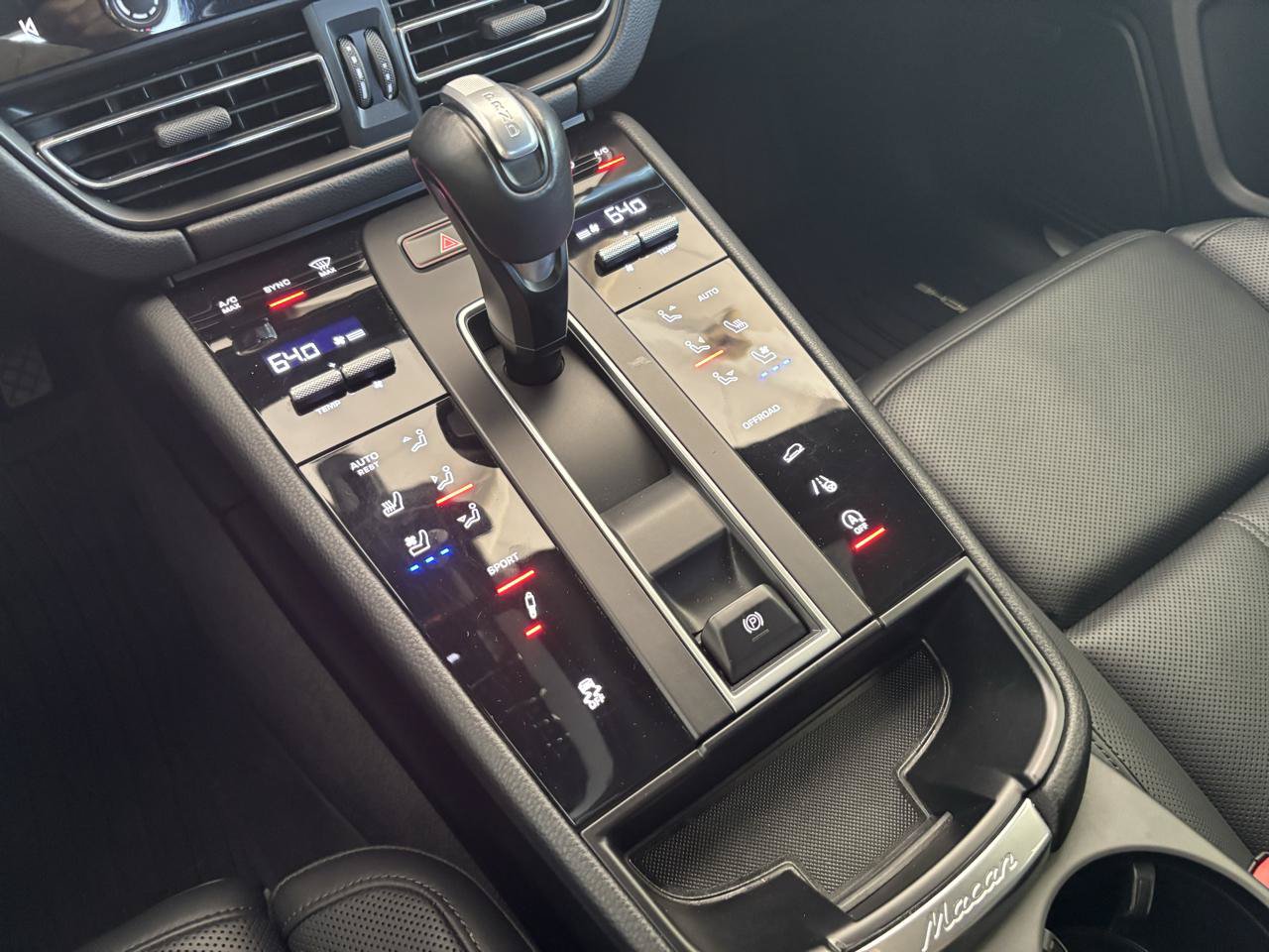 Used 2023 Porsche Macan S AWD/4WD image 18