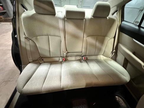 Used 2010 Subaru Legacy 2.5i Premium AWD/4WD image 31