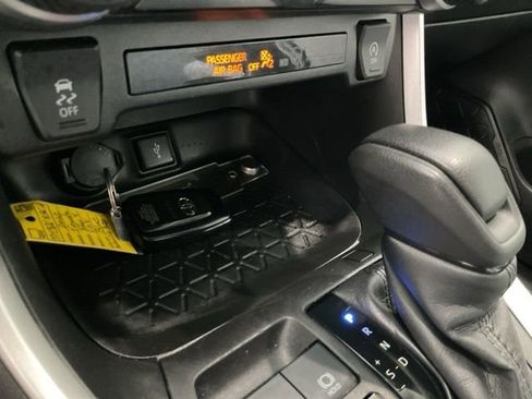 Used 2022 Toyota RAV4 XLE w/ Convenience Package image 14